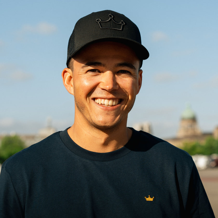 QKOTC Trucker Cap Crown 2025 - Black